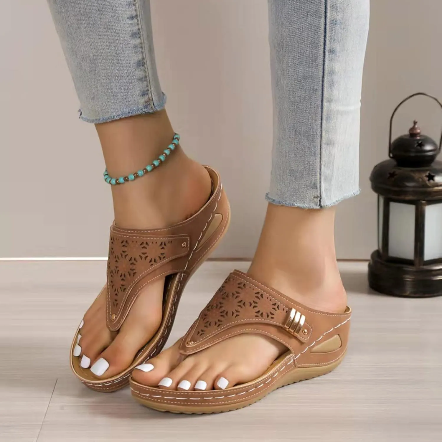Ladies Fashion Retro Solid Leather Hollowed Out Carved Toe Thick Sole Sandals Dressy Slip on Sandals Minimalist Sandals